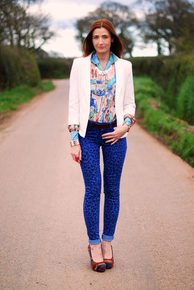 Vintage 1950s shirt, white blazer & leopard skinnies