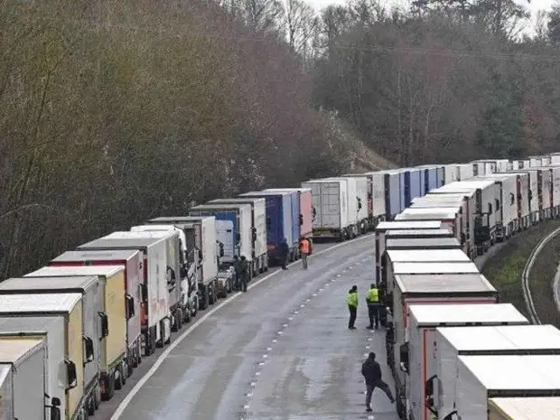 Гуманитарная колонна попала под обстрел ВСУ под Белгородом