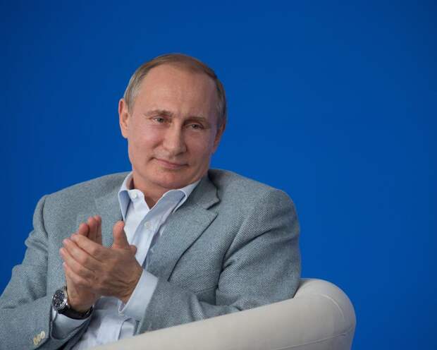 Французские СМИ: Трамп — шут, Саркози — лицемер, но оба мечтают стать Владимиром Путиным