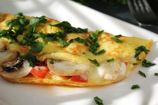 Утром омлет вечером омлет. Яичница и кофе. Яичница из персика и йогурта. Утром омлет вечером омлет. Утром омлет вечером омлет.