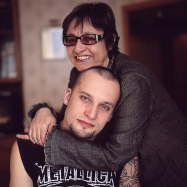 Музыкант Павел Филиппенко (сын Александра Филиппенко) с мамой Натальей Михайловной 