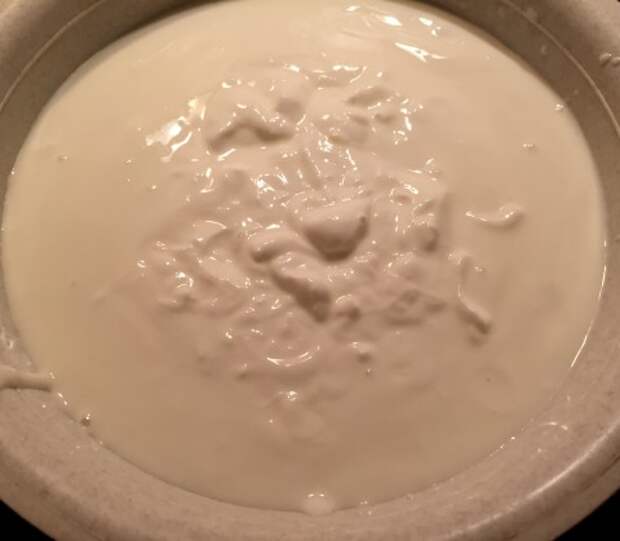 Вкусный сыр из йогурта с ароматными травами