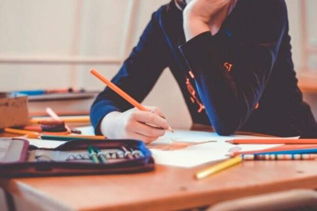 Такого не было еще нигде: студентов заставляют сдавать экзамены с закрытыми глазами