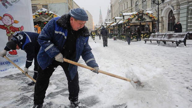Москву завалило снегом