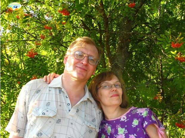 Тот период родители Дмитрия переживали по-разному. Весь год после происшествия Наталья провела в слезах и унынии. А отец Дмитрия Вадим Свитнев, кандидат технических наук, отвлекался от тяжелых мыслей чтением книг об экспериментах по установлению связи с умершими. Поначалу ученый относился к этой информации с недоверием. Позже он будет вспоминать об этом периоде так: "В то, что человек может принимать послания с «той» стороны, сложно поверить. Я также относился к этому скептически, пока не стал свидетелем такой коммуникации." Вадима Свитнева заинтересовал опыт тех исследователей, которые пытались найти контакт с ушедшими людьми с помощью различных технических устройств. К своему удивлению Свитнев узнал о том, что подобные эксперименты ставили такие ученые, как Эдисон и Тесла.