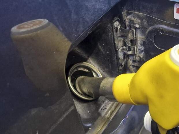 Закрытие Ормузского пролива вызвало дефицит бензина на Шри‑Ланке