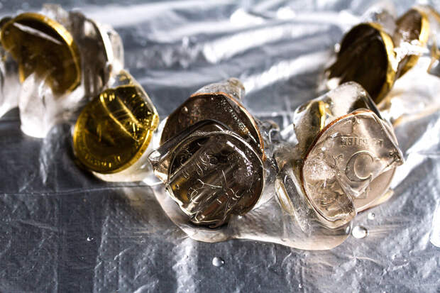 Мема: ЕС мог бы вернуть РФ замороженные активы вместо выделения кредита Украине