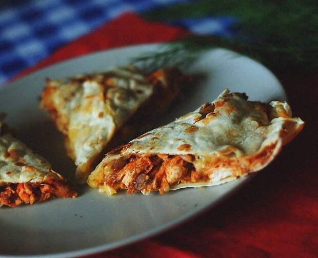 Кесадилья с курицей и сыром