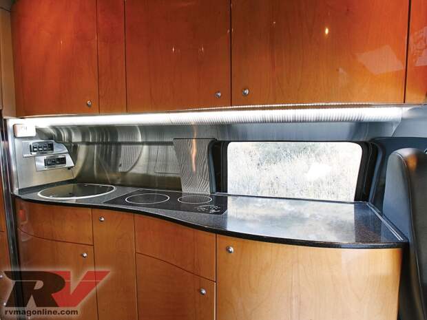 Ford F-750 Dunkel Luxury Hauler 4х4 f-750, ford, автодом, кемпинг, пикап, самый большой автомо, тюнинг