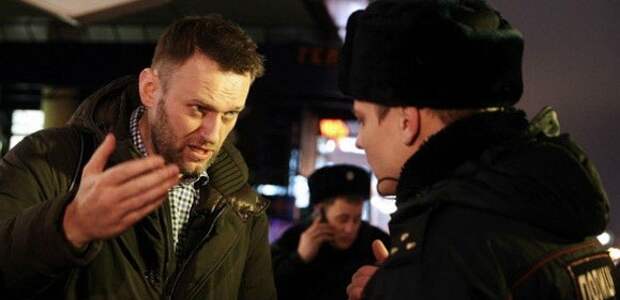 Навальный получил 15 суток ареста за незаконную агитацию в метро Навальный получил 15 суток ареста за незаконную агитацию в метро