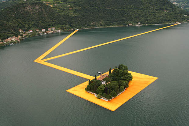 floating-piers-open-christo-jeanne-claude-italy-26