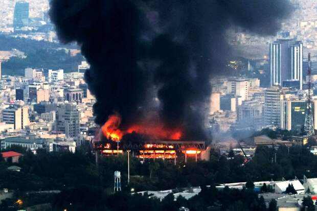 Мир возмущён