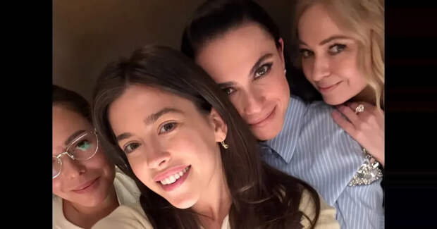 Яна Рудковская, Наиля Аскер-заде и Кристина Потупчик устроили совместный ужин в Москве