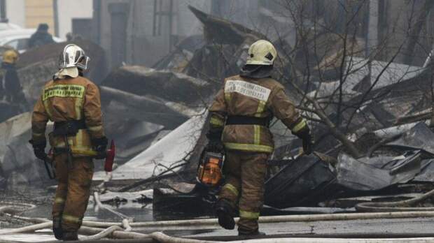 Спасатели нашли тело человека после пожара на заводе в Уфе