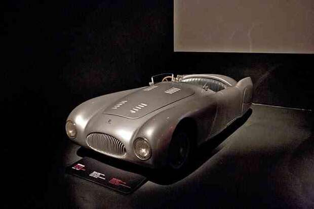 Музей авто истории в турине, италия. (трафик)