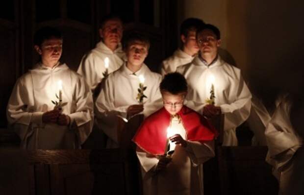 Пасхальное богослужение в костеле Непорочного Зачатия Пресвятой Девы Марии в Москве 