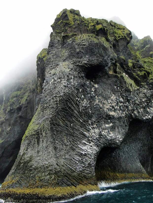 Эта гигантская скала в Исландии похожа на слона скала, слон