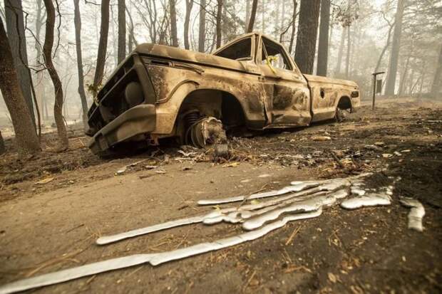 Автомобили, погибшие в калифорнийских пожарах авто, автомобили, лесные пожары, огонь, пожар, стихийное бедствие, сша