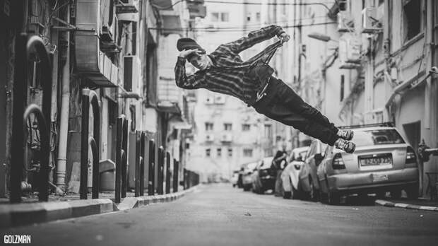 20 фотографий брейк-данса: уличный танец, который обошёл все законы физики и гравитации