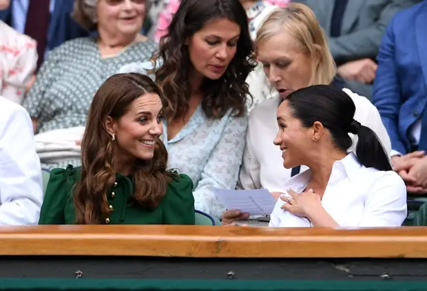 Королевский биограф Тина Браун высказалась о Мегзите, скандале вокруг принца Эндрю и вражде между Меган Маркл и Кейт Миддлтон