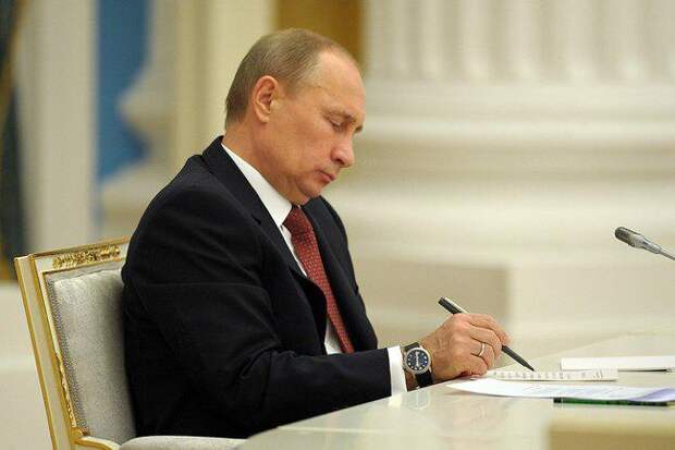 Путин подписал закон, предусматривающий компенсации для льготников при оплате отопления