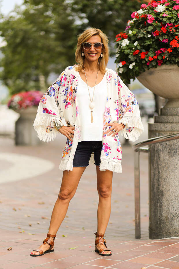 Jacket-Society-celebrating-the-fourth-of-july-wearin-our-new-rose-kimono-4629