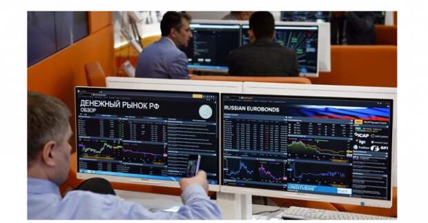 Bloomberg назвал продажу евробондов победой России над давлением Запада Bloomberg назвал продажу евробондов победой России над давлением Запада