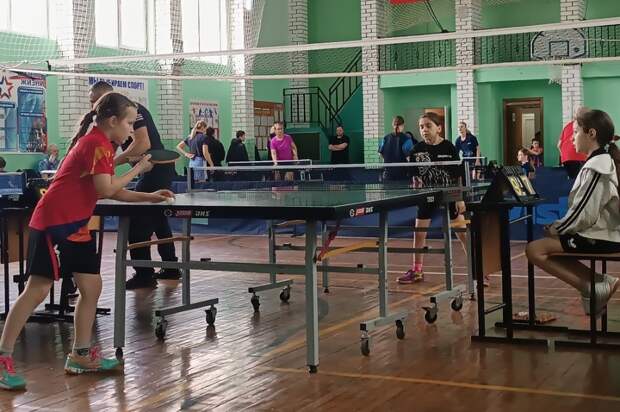 Теннисисты из Майкопа привезли россыпь наград с открытого турнира Апшеронского района