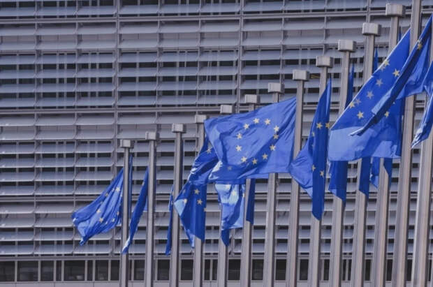 Пробили дно безумия: СВР узнала о планах ЕС создать ядерное оружие