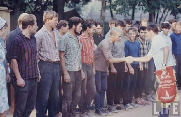 советская молодежь 1960-х годов
