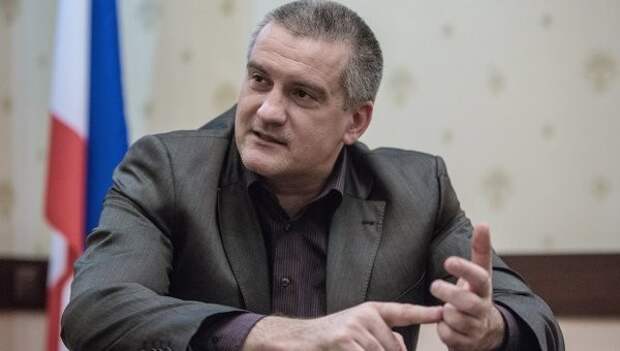 Аксенов призвал крымчан не спешить с возвратом кредитов украинским банкам