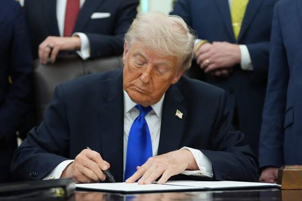 Трамп ввёл 25%-ные пошлины на автомобили, произведённые в ЕС
