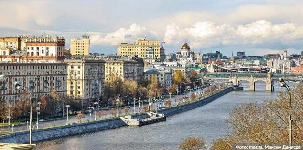 Более 50 «безмасочников» выявили сегодня в торговых центрах ЮВАО. Фото: М. Денисов mos.ru