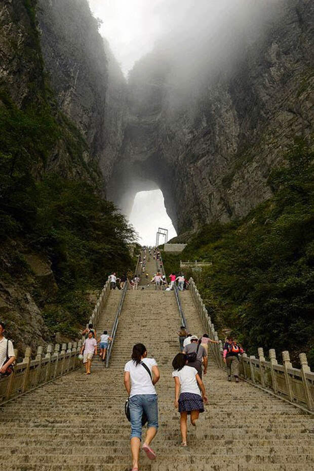 Tianmen Mountain, Hunan, China (426x640, 97Kb)