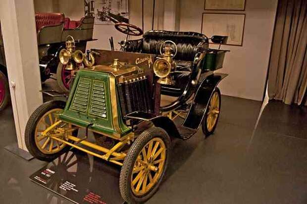 Музей авто истории в турине, италия. (трафик)