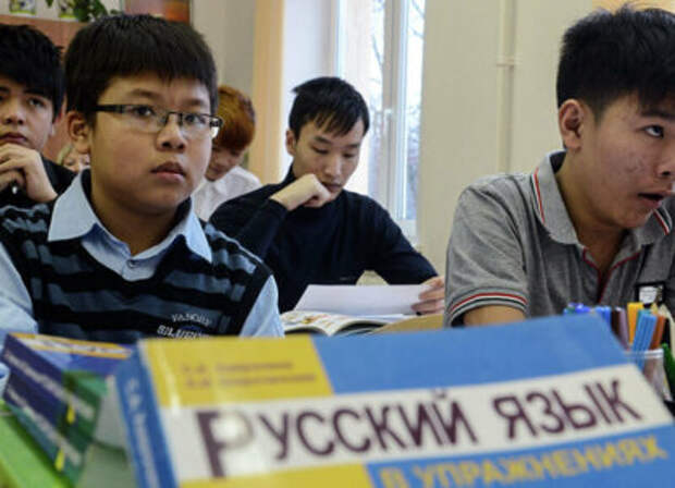 Халява в России кончилась: Таджики забирают детей и уезжают
