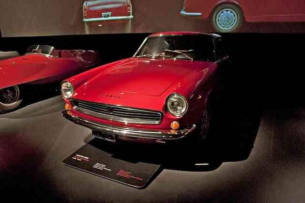 Музей авто истории в турине, италия. (трафик)