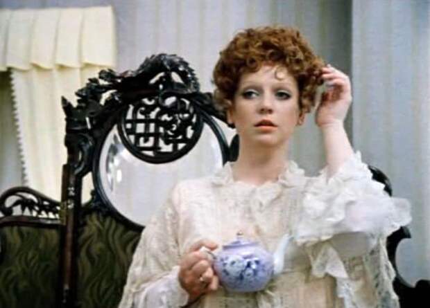 Светлана Крючкова в фильме *Не может быть!*, 1975 | Фото: kino-teatr.ru Светлана Крючкова в фильме *Не может быть!*, 1975 | Фото: kino-teatr.ru
