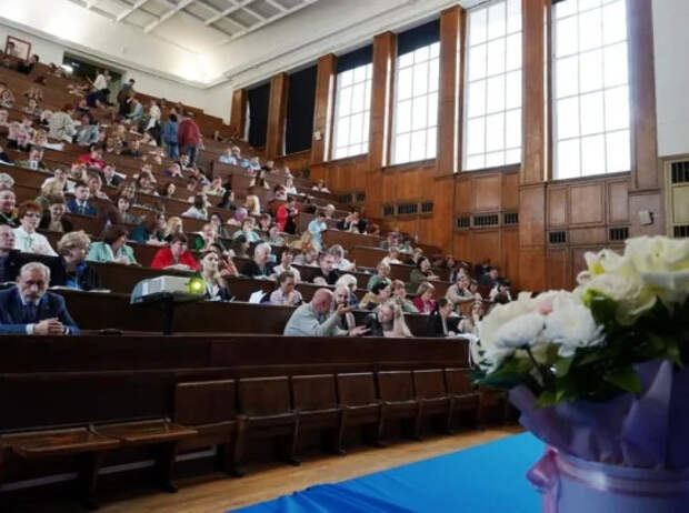 Всероссийский съезд учителей и преподавателей химии стартовал в МГУ