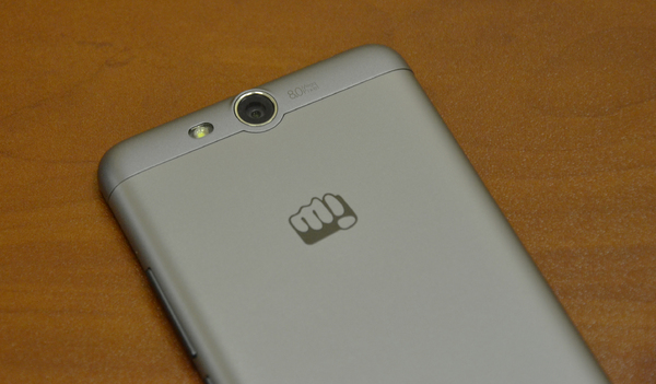 Micromax Canvas Juice 2 сзади