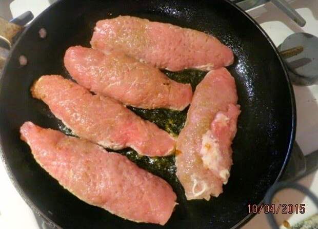 Рулетики из свинины с грибами