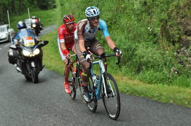 Julien Berard и Romain Hardy в отрыве (фото: Route du Sud)