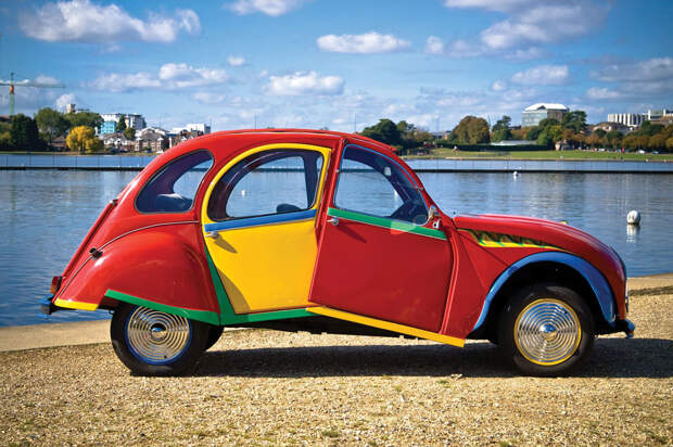 Citroen 2CV by Andy Saunders
