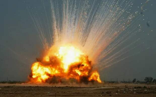 Для наглядности: взрыв американской шестинонной бомбы GBU-43/B Moab.