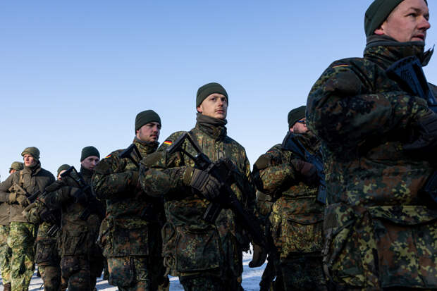 Европу предупредили о последствиях решения отправить военных на Украину