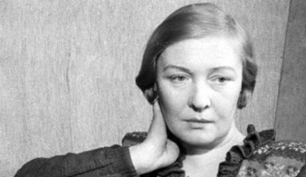 Ольга Берггольц. Голос осажденного Ленинграда Ольга Берггольц. Голос осажденного Ленинграда