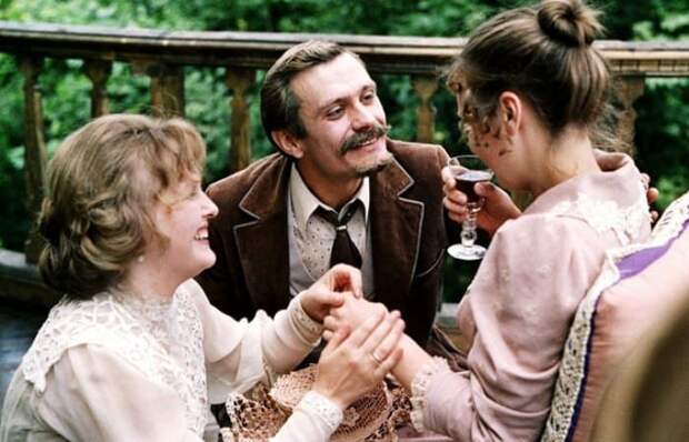 Кадр из фильма *Неоконченная пьеса для механического пианино*, 1977 | Фото: kino-teatr.ru Кадр из фильма *Неоконченная пьеса для механического пианино*, 1977 | Фото: kino-teatr.ru