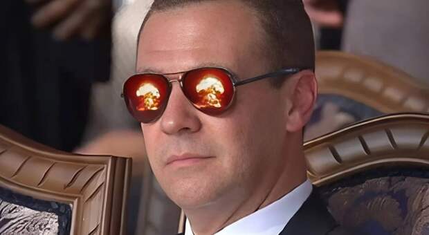 Медведев рассказал, на что жалуются россияне в Европе