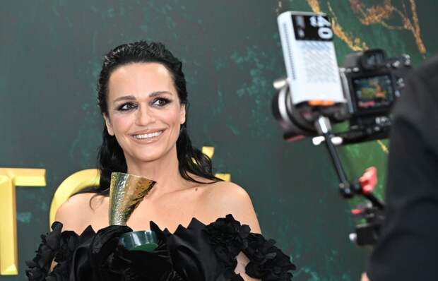 Российская певица объяснила чрезмерное употребление алкоголя