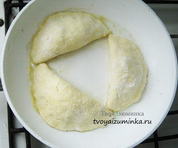 tvorognie_pirogki_s_gribami
